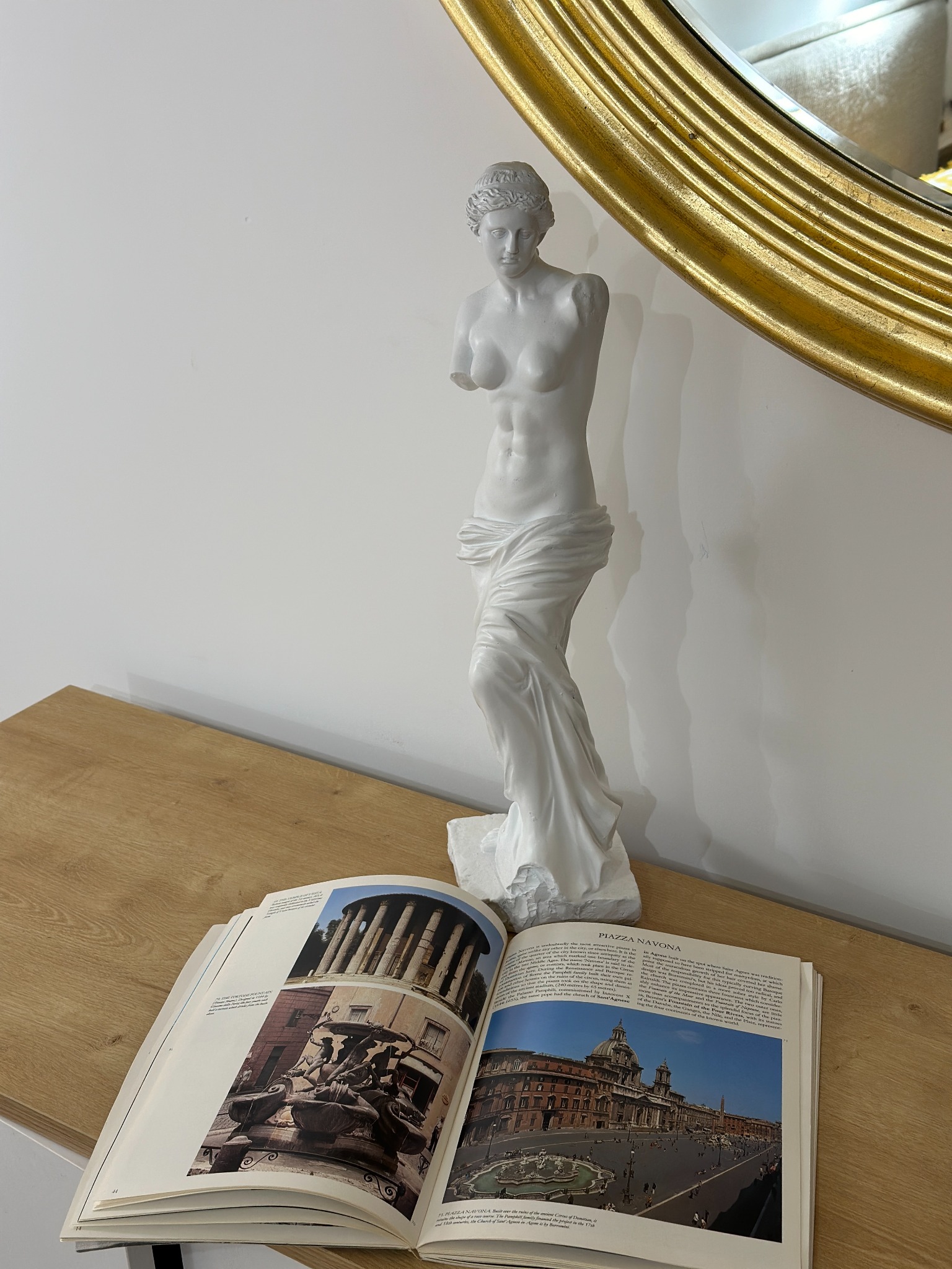 Roman-inspired decor at Cortile Decorus